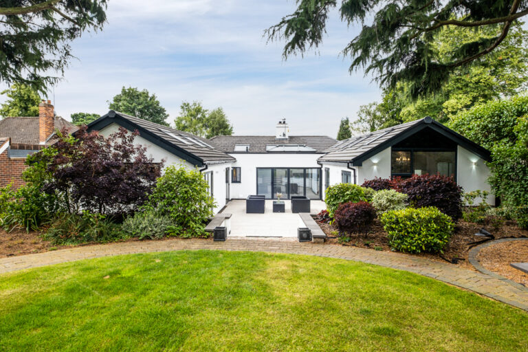 SALE COMPLETED January 2024 25 Court Drive, Shenstone, WS14 0JG